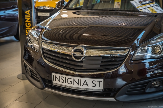 Opel Insignia проехал без дозаправки 2111 километров