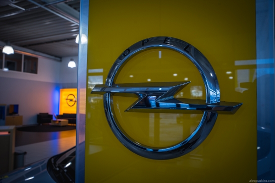 Оптика от Opel сможет подстраиваться под взгляд водителя