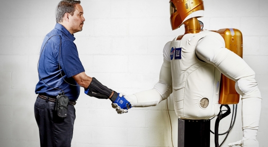 General Motors и NASA сделают роботизированную руку массовым продуктом
